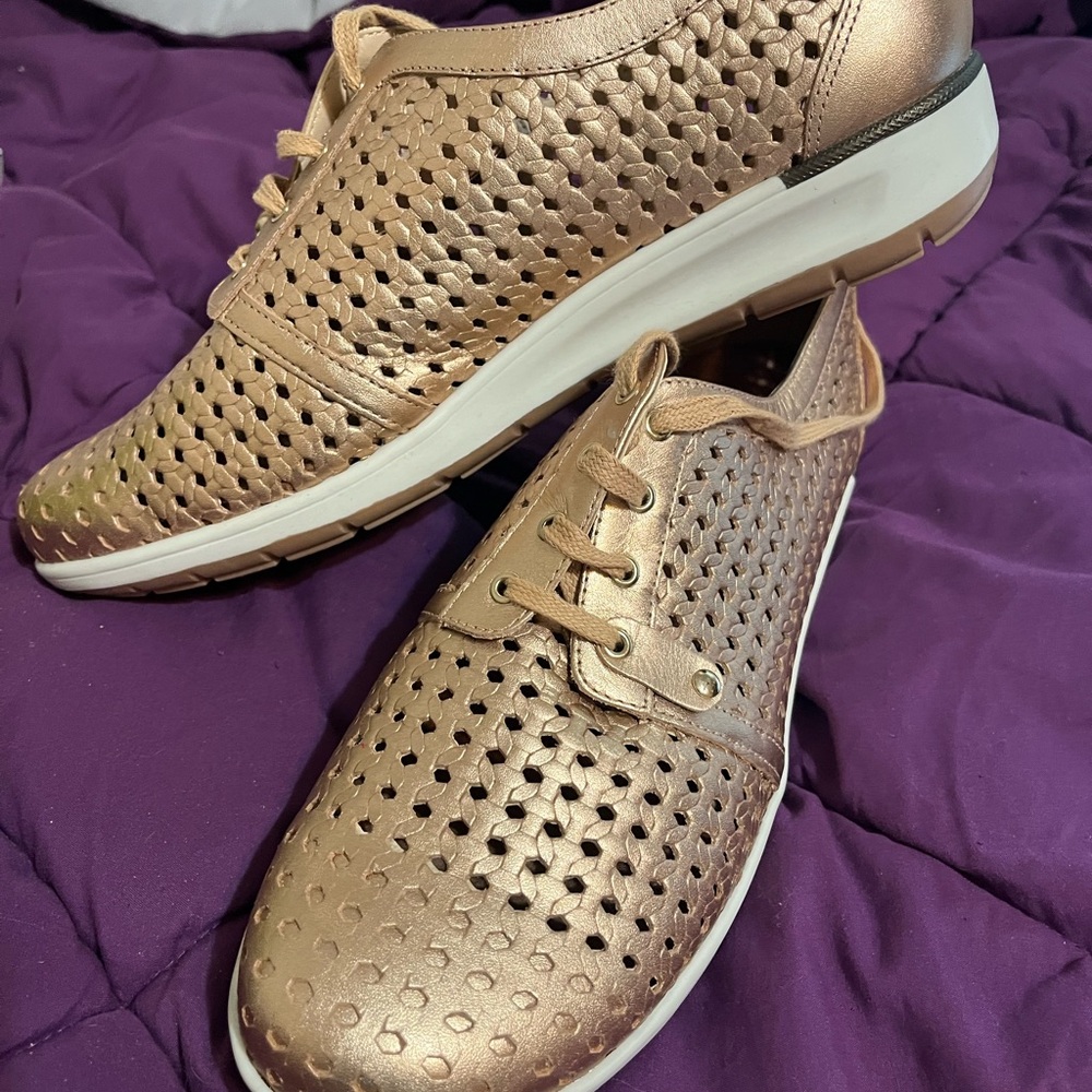 Oasis perforated sneakers